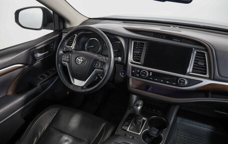 Toyota Highlander III, 2014 год, 2 649 000 рублей, 8 фотография