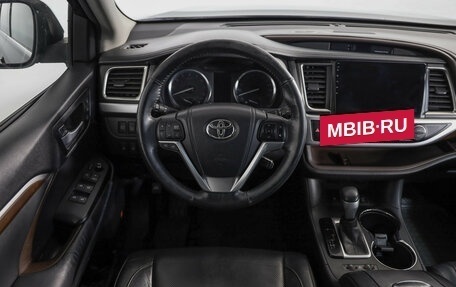 Toyota Highlander III, 2014 год, 2 649 000 рублей, 10 фотография