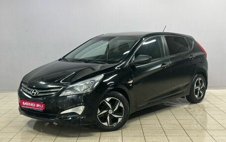 Hyundai Solaris II рестайлинг, 2015 год, 950 000 рублей, 1 фотография