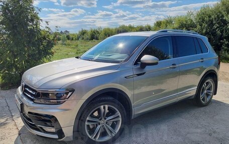 Volkswagen Tiguan II, 2019 год, 3 790 000 рублей, 1 фотография