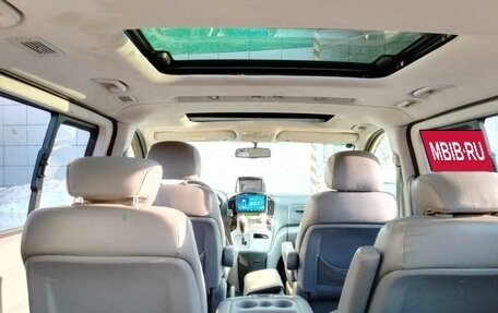 Hyundai Grand Starex Grand Starex I рестайлинг 2, 2013 год, 1 500 000 рублей, 11 фотография