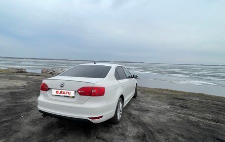 Volkswagen Jetta VI, 2013 год, 790 000 рублей, 3 фотография