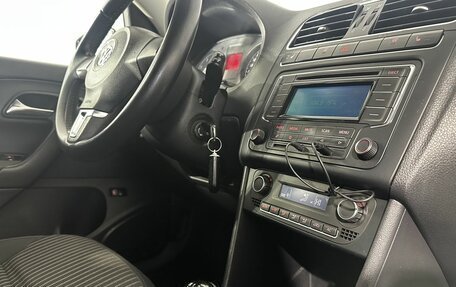 Volkswagen Polo VI (EU Market), 2013 год, 585 000 рублей, 24 фотография