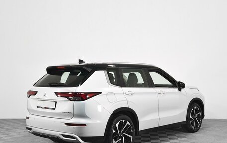 Mitsubishi Outlander, 2023 год, 4 849 000 рублей, 4 фотография