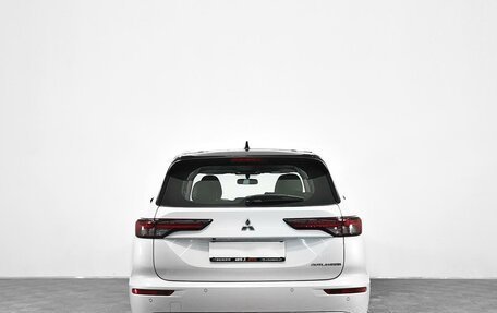 Mitsubishi Outlander, 2023 год, 4 849 000 рублей, 5 фотография