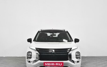 Mitsubishi Outlander, 2023 год, 4 849 000 рублей, 2 фотография