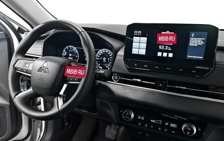 Mitsubishi Outlander, 2023 год, 4 849 000 рублей, 9 фотография