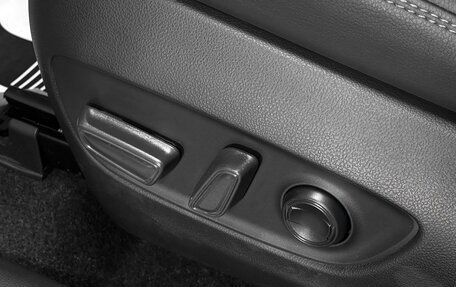 Toyota RAV4, 2025 год, 4 699 000 рублей, 13 фотография