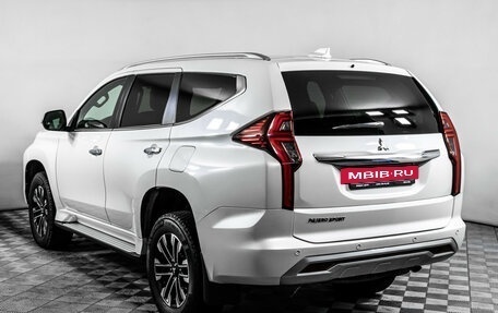 Mitsubishi Pajero Sport III рестайлинг, 2021 год, 4 295 000 рублей, 7 фотография