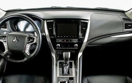 Mitsubishi Pajero Sport III рестайлинг, 2021 год, 4 295 000 рублей, 11 фотография