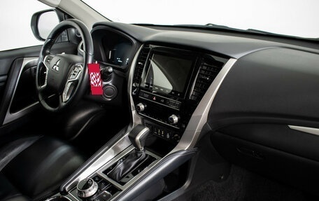 Mitsubishi Pajero Sport III рестайлинг, 2021 год, 4 295 000 рублей, 10 фотография