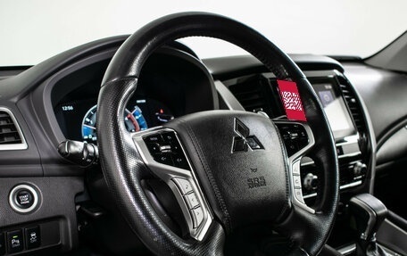 Mitsubishi Pajero Sport III рестайлинг, 2021 год, 4 295 000 рублей, 13 фотография