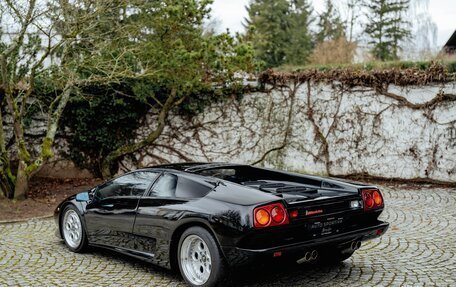 Lamborghini Diablo, 1991 год, 41 200 000 рублей, 5 фотография
