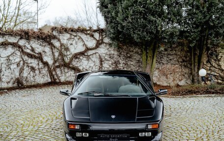 Lamborghini Diablo, 1991 год, 41 200 000 рублей, 3 фотография