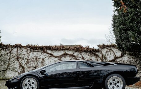 Lamborghini Diablo, 1991 год, 41 200 000 рублей, 4 фотография