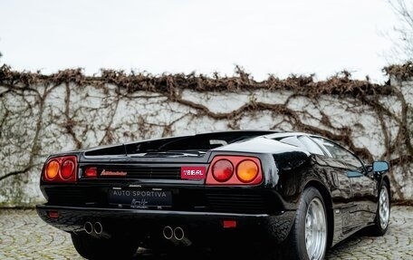 Lamborghini Diablo, 1991 год, 41 200 000 рублей, 6 фотография