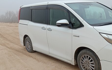 Toyota Esquire I, 2015 год, 1 720 000 рублей, 5 фотография