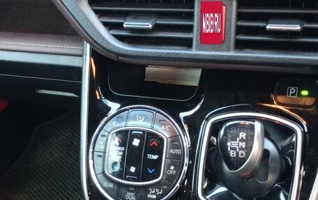 Toyota Esquire I, 2015 год, 1 720 000 рублей, 12 фотография