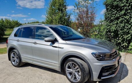 Volkswagen Tiguan II, 2019 год, 3 790 000 рублей, 4 фотография