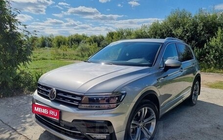 Volkswagen Tiguan II, 2019 год, 3 790 000 рублей, 2 фотография