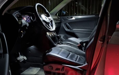 Volkswagen Tiguan II, 2019 год, 3 790 000 рублей, 10 фотография