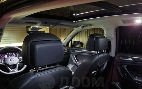 Volkswagen Tiguan II, 2019 год, 3 790 000 рублей, 16 фотография