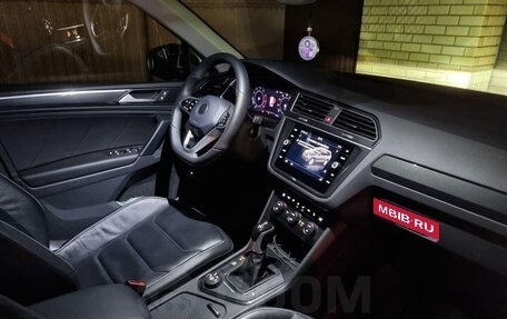 Volkswagen Tiguan II, 2019 год, 3 790 000 рублей, 12 фотография