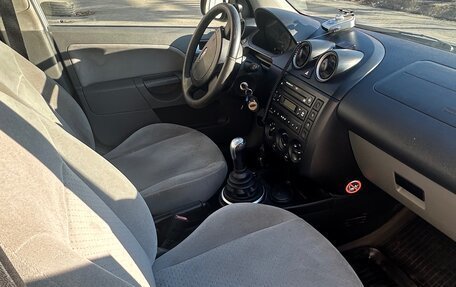 Ford Fiesta, 2002 год, 300 000 рублей, 7 фотография