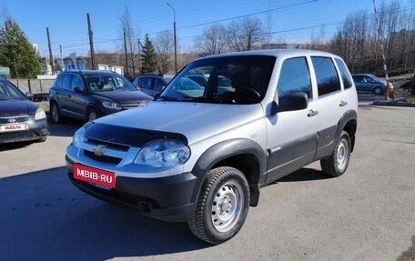 Chevrolet Niva I рестайлинг, 2017 год, 755 000 рублей, 1 фотография