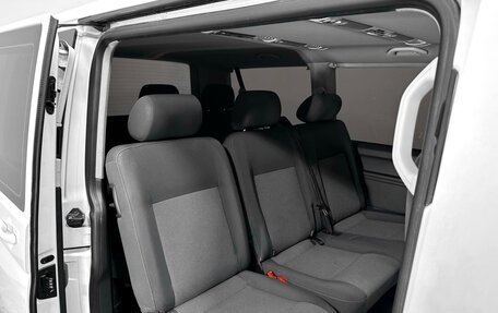 Volkswagen Caravelle T5, 2014 год, 2 599 000 рублей, 13 фотография