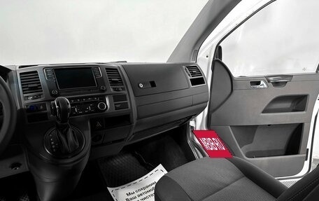 Volkswagen Caravelle T5, 2014 год, 2 599 000 рублей, 8 фотография