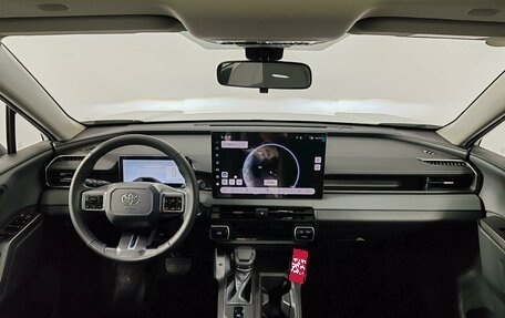 Toyota RAV4, 2025 год, 5 290 000 рублей, 14 фотография