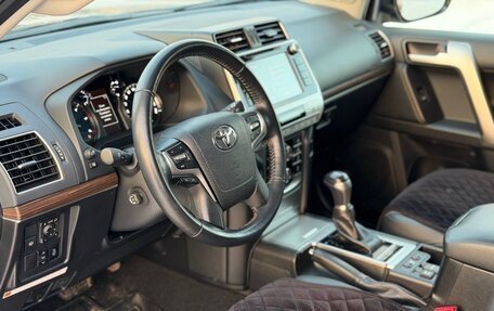 Toyota Land Cruiser Prado 150 рестайлинг 2, 2018 год, 6 550 000 рублей, 2 фотография