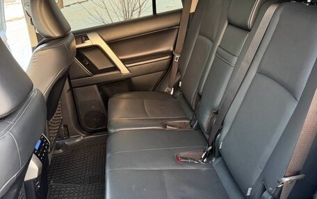 Toyota Land Cruiser Prado 150 рестайлинг 2, 2018 год, 6 550 000 рублей, 3 фотография