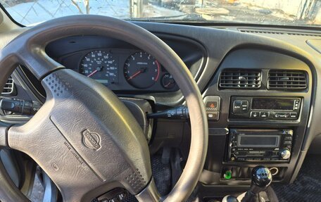 Nissan Pathfinder, 2000 год, 430 000 рублей, 15 фотография