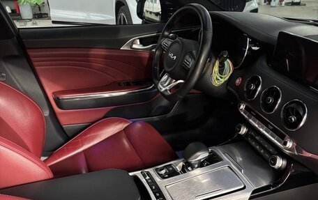 KIA Stinger I, 2022 год, 3 950 000 рублей, 9 фотография