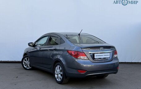 Hyundai Solaris II рестайлинг, 2012 год, 800 000 рублей, 7 фотография