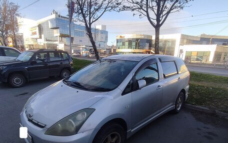 Toyota Wish II, 2005 год, 660 000 рублей, 2 фотография