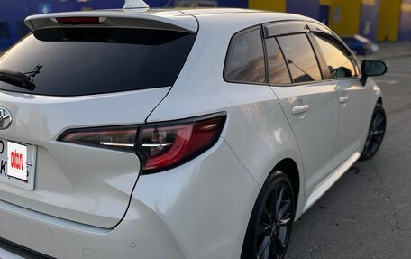 Toyota Corolla, 2020 год, 2 400 000 рублей, 4 фотография