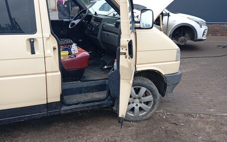 Volkswagen Caravelle T4, 1991 год, 450 000 рублей, 3 фотография