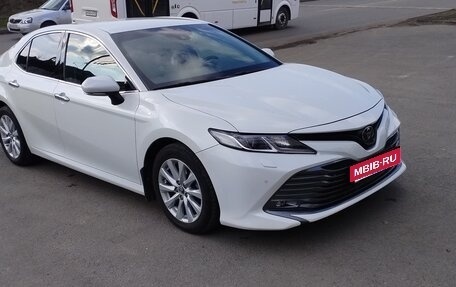 Toyota Camry, 2019 год, 2 650 000 рублей, 4 фотография