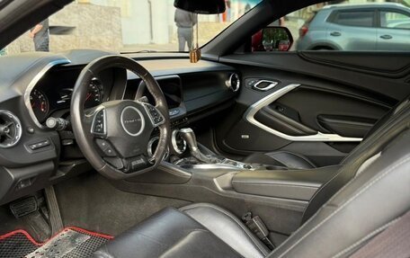 Chevrolet Camaro VI, 2016 год, 2 400 000 рублей, 4 фотография