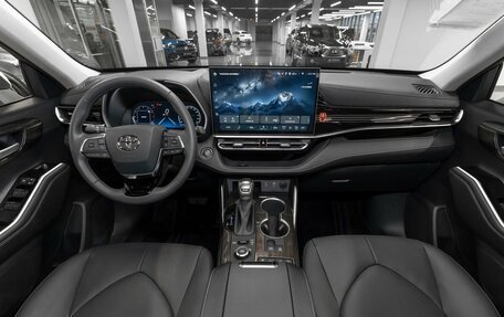 Toyota Highlander, 2025 год, 5 690 000 рублей, 8 фотография