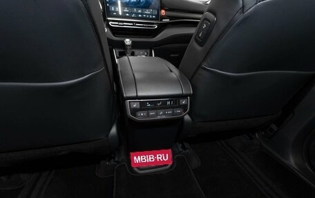 Toyota Highlander, 2025 год, 5 690 000 рублей, 14 фотография