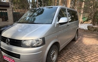 Volkswagen Caravelle T5, 2014 год, 2 200 000 рублей, 1 фотография