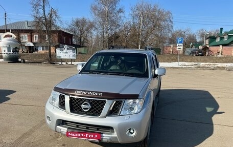 Nissan Pathfinder, 2012 год, 1 680 000 рублей, 2 фотография