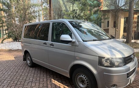 Volkswagen Caravelle T5, 2014 год, 2 200 000 рублей, 3 фотография