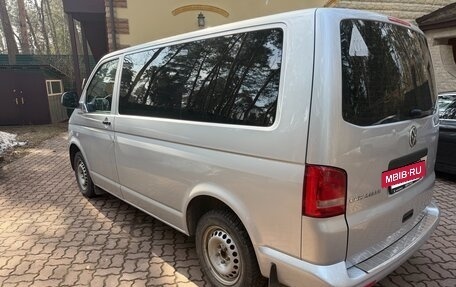 Volkswagen Caravelle T5, 2014 год, 2 200 000 рублей, 6 фотография