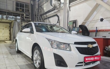 Chevrolet Cruze II, 2013 год, 880 000 рублей, 4 фотография