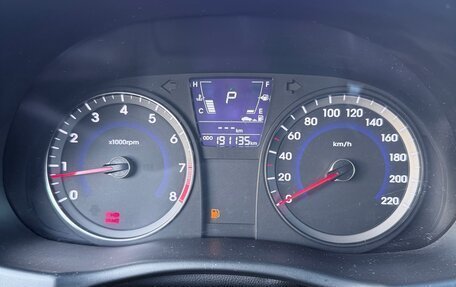 Hyundai Solaris II рестайлинг, 2011 год, 640 000 рублей, 10 фотография